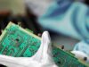 Super Micro in forte calo a causa di dipendenti accusati di traffico illegale di chip Nvidia in Cina.
