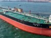 Il caos nel mercato del petrolio si intensificherà con ulteriori riduzioni della produzione da parte dei grandi produttori del Golfo.