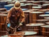 Mercati oggi 11 marzo: l’Aie rilascia 400 milioni di barili di petrolio, il prezzo del greggio sale, indici in calo. A Milano attenzione su Mps e Mediobanca – DIRETTA