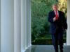 Trump avverte l’Europa: “Tariffe del 100% se vengono tassate le imprese digitali americane”. L’Ue risponde: “È illegittimo, risponderemo”