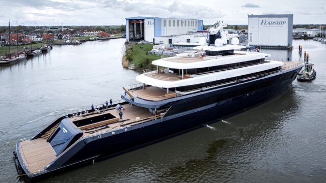 yacht-zara.jpg
