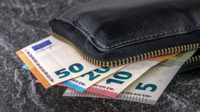 Banconote-euro-portafoglio.jpg