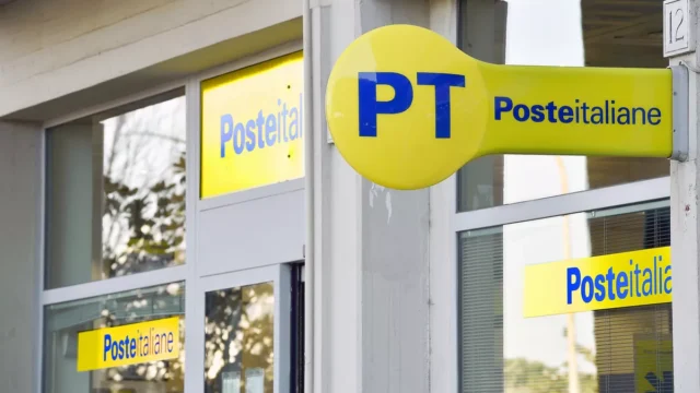 Esterno-ufficio-postale.webp